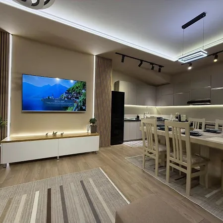 Modern Penthouse With Outdoor Living And Views Appartement